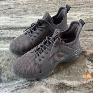 Steve Madden Maxima Grey Sneakers Size 8 Women’s